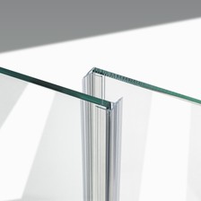 Beispiel für zwei Schiebetürdichtungen mit kurzem Abweiser in einer 180°-Parallel-Situation