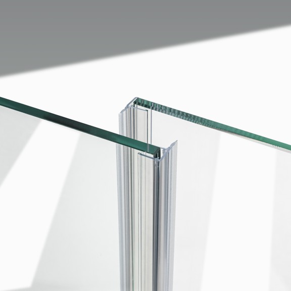 Beispiel für zwei Schiebetürdichtungen mit kurzem Abweiser in einer 180°-Parallel-Situation