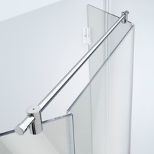 Beispiel einer Distanzstange mit variablem Montagewinkel für 6-8 mm Glasstärke in einer Glas-an-Glas-Situation