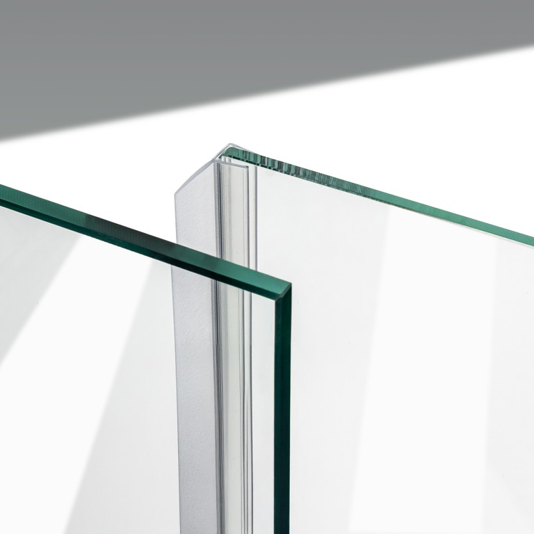 Beispiel für eine hinten aufgesteckte Schiebetürdichtung mit langem Abweiser in einer 180°-Parallel-Situation