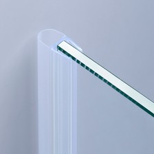 Beispiel einer Hohlkammerdichtung für eine Glas-an-Wand-Situation