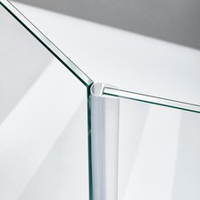 Beispiel einer Hohlkammerdichtung für eine 135°-Glas-an-Glas-Situation