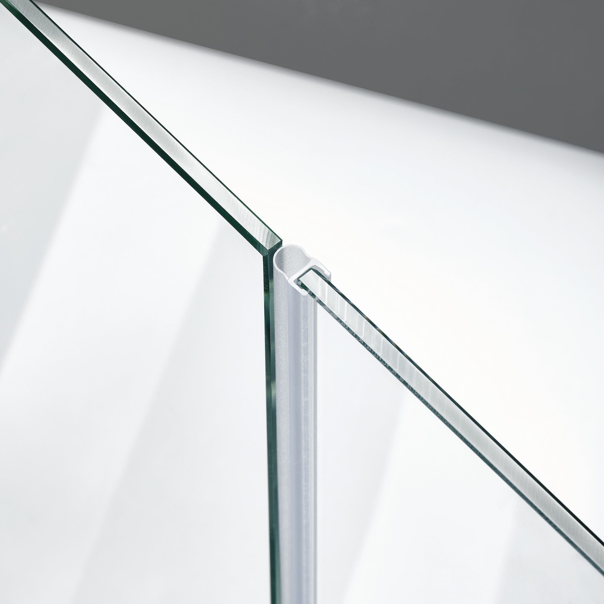 Beispiel einer Hohlkammerdichtung für eine 180°-Glas-an-Glas-Situation