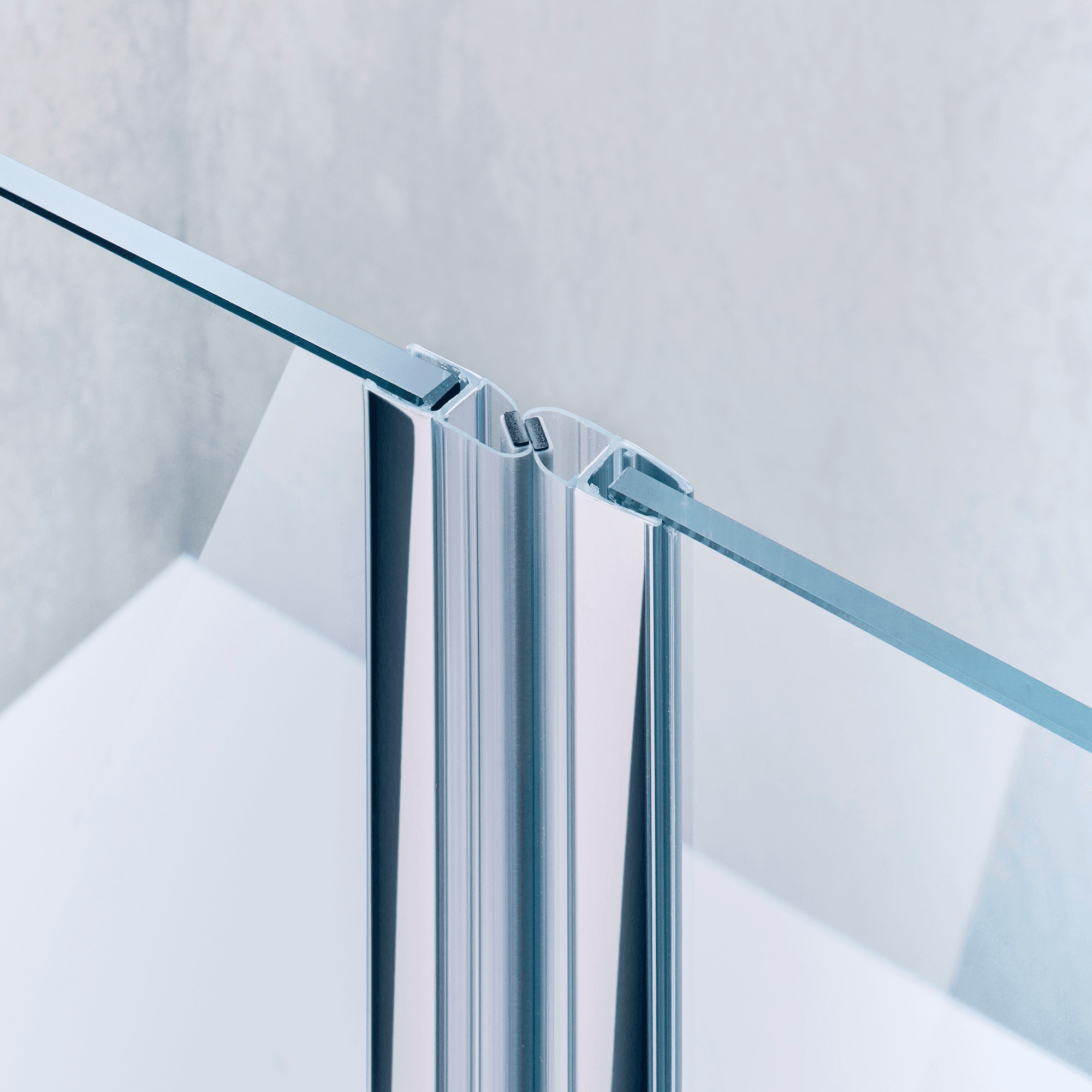 Example of two offset 180° magnetic seals for a 180° door-to-door situation in chrome