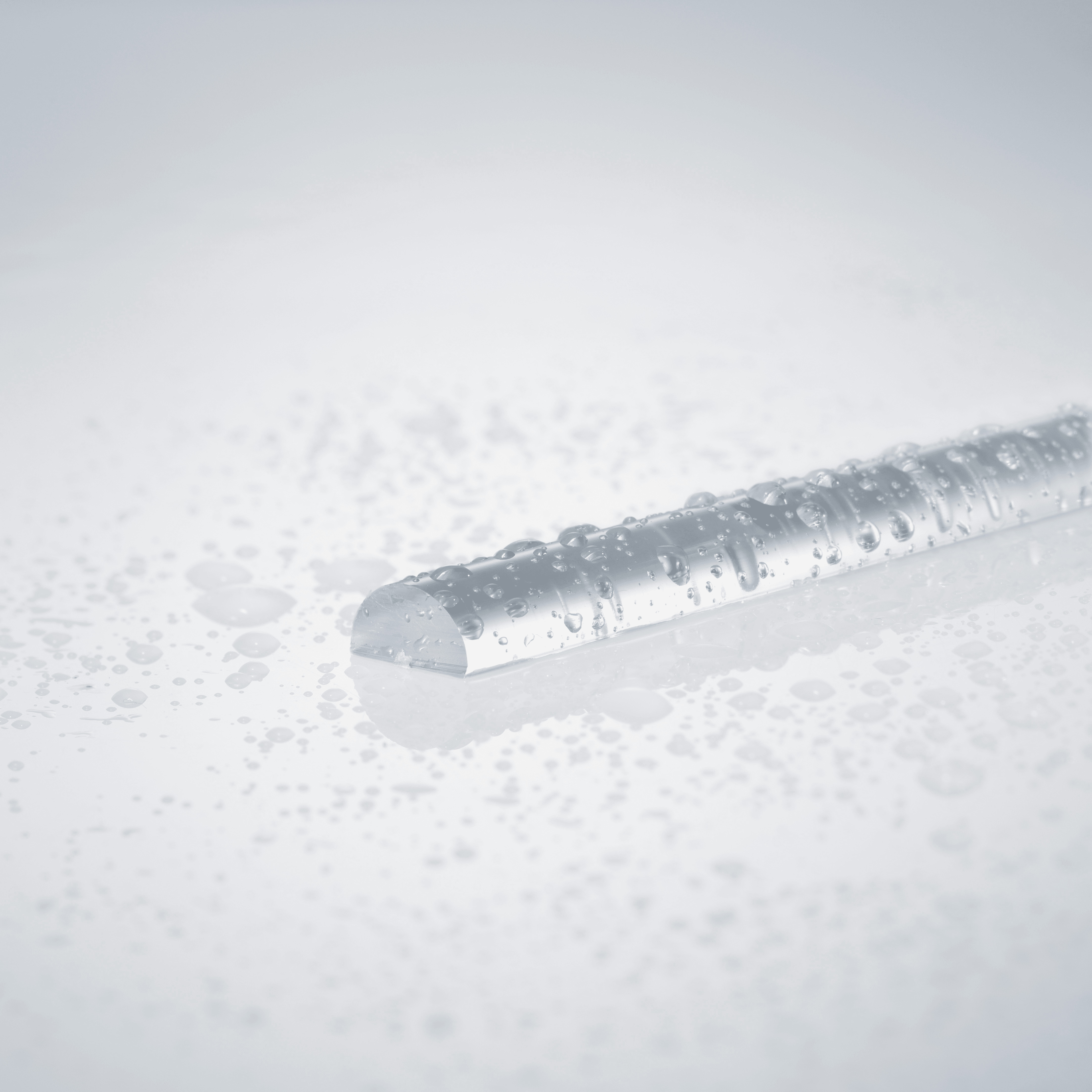 Example of a wet acrylic half-round rod for 4mm glass thickness