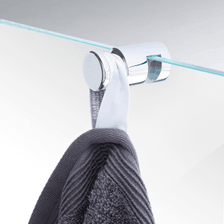 Handtuchhalter an Glastür mit Handtuch