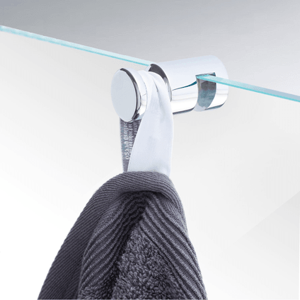 Handtuchhalter an Glastür mit Handtuch